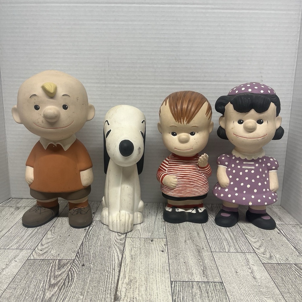 Vintage set of Ceramic Snoopy, Charlie Brown, Lucy, Linus Figures Hand Painted